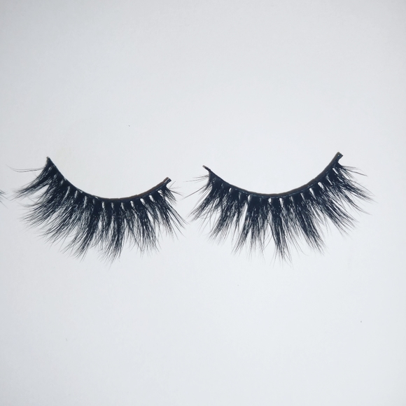 Mink Eylelash Beauty Bundle - Picture 6 of 16